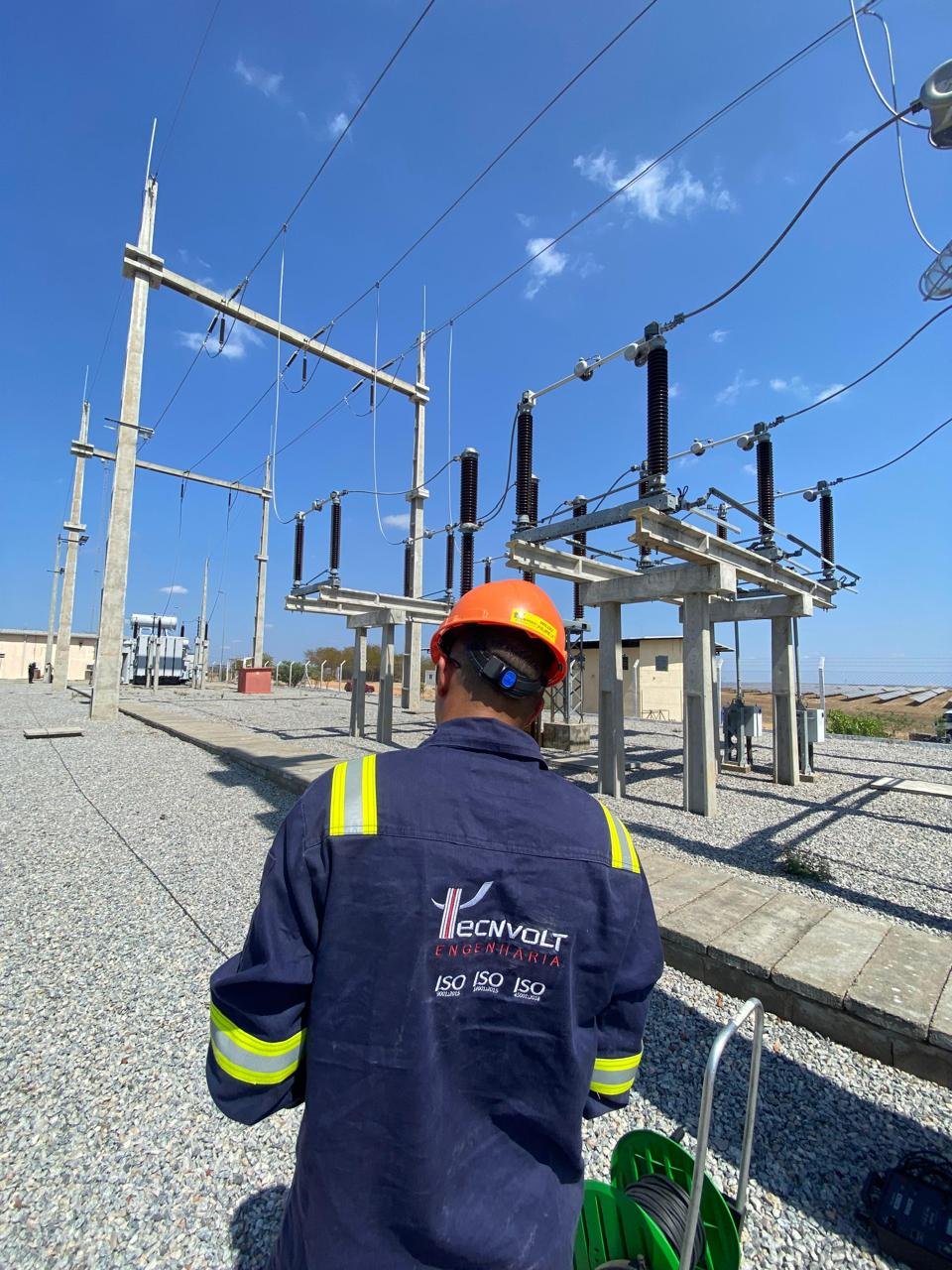 Substation grounding system verification - Tecnvolt crew measuring grid resistance in the field